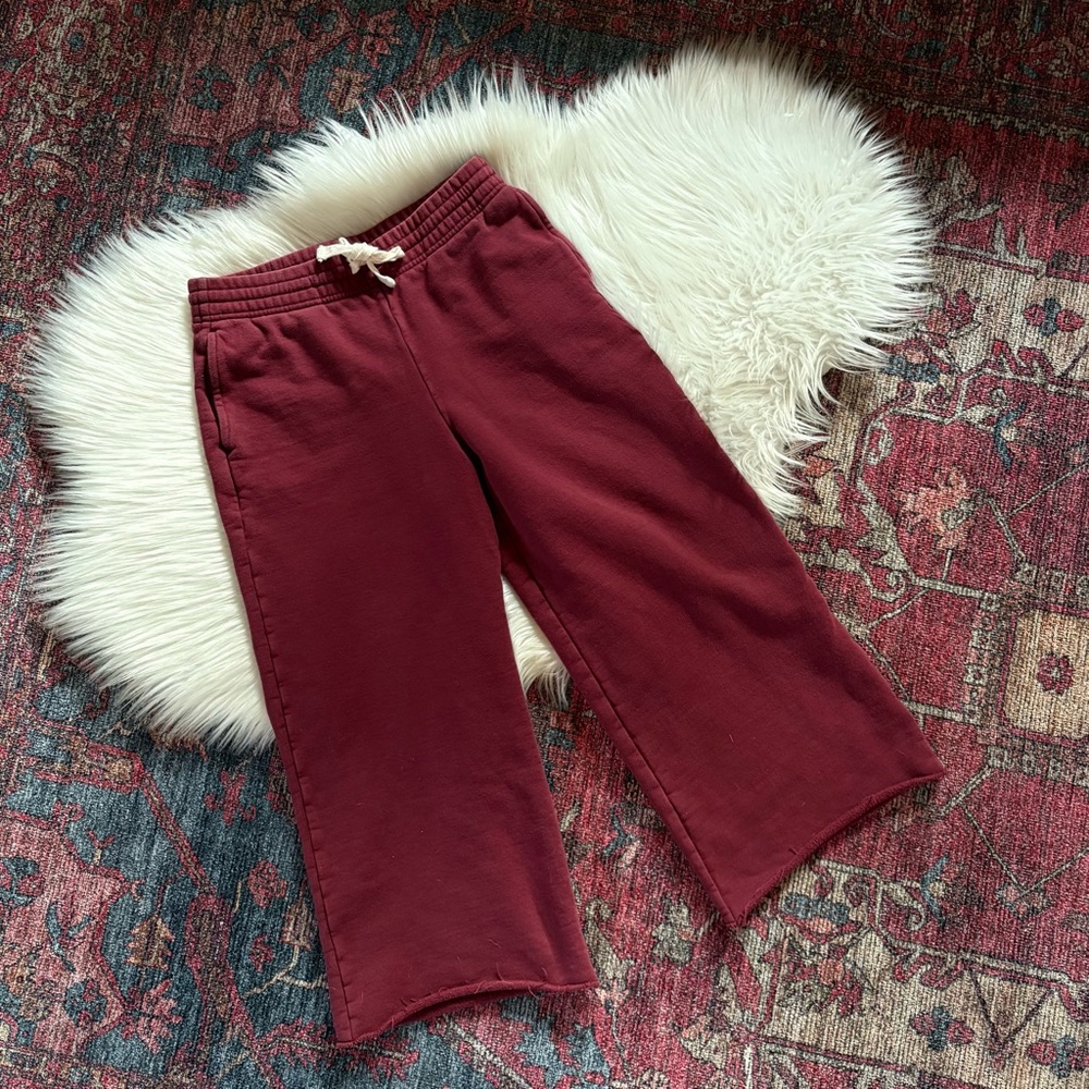 girlfriend collective • Wine 50/50 Wide Leg Cropped Sweatpants